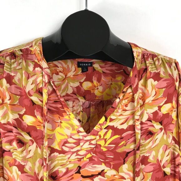 Torrid Rayon Crepe Tie Flutter Sleeve Peasant Top Women's Plus Size 1/1X Floral - Picture 2 of 11